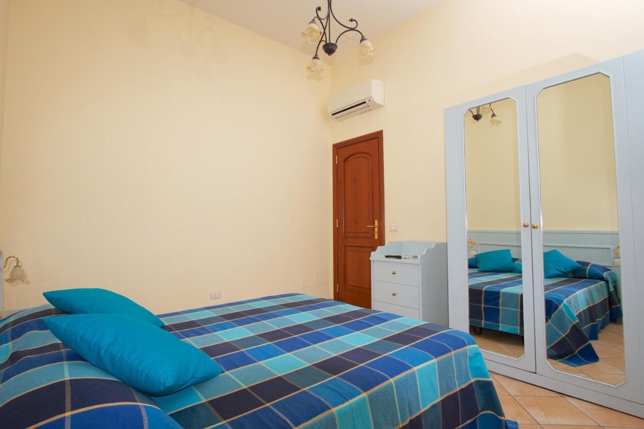 Sine Tempore Apartment Sorrento Bagian luar foto