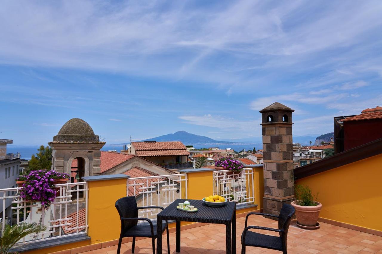 Sine Tempore Apartment Sorrento Bagian luar foto