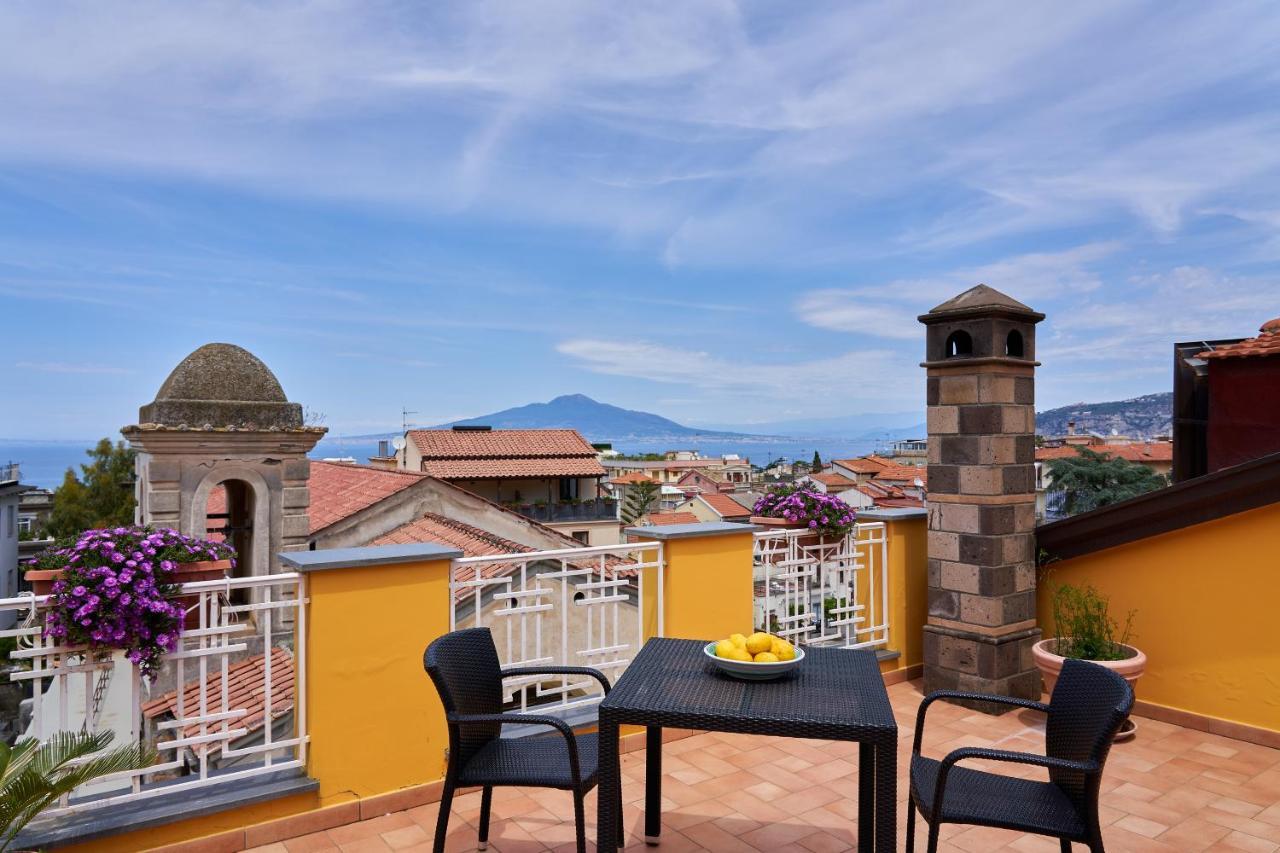 Sine Tempore Apartment Sorrento Bagian luar foto