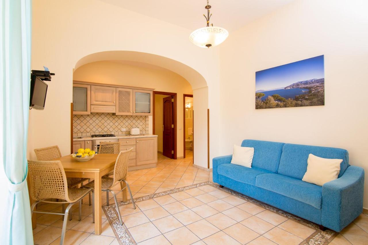 Sine Tempore Apartment Sorrento Bagian luar foto