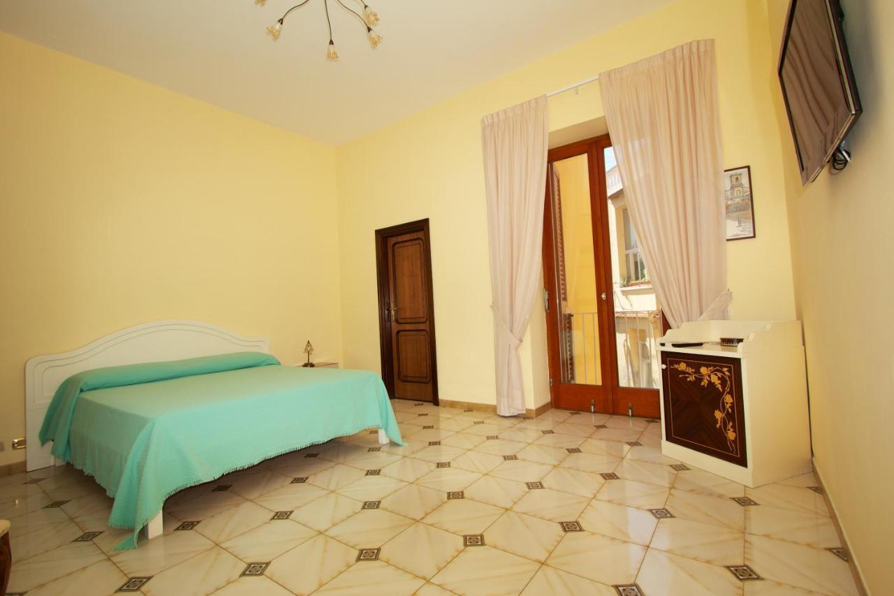 Sine Tempore Apartment Sorrento Bagian luar foto