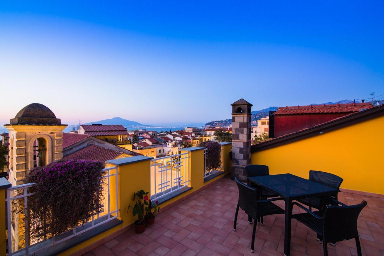 Sine Tempore Apartment Sorrento Bagian luar foto