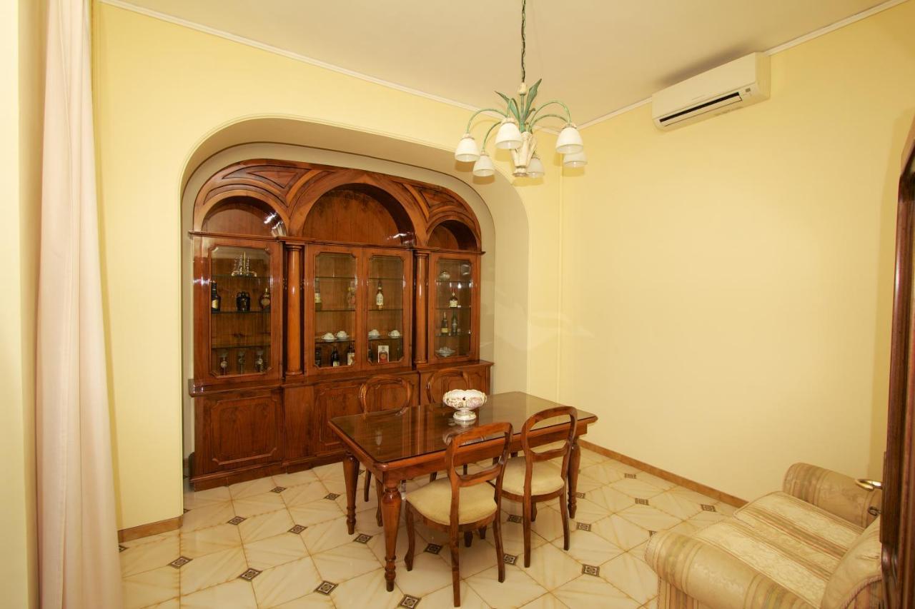 Sine Tempore Apartment Sorrento Bagian luar foto