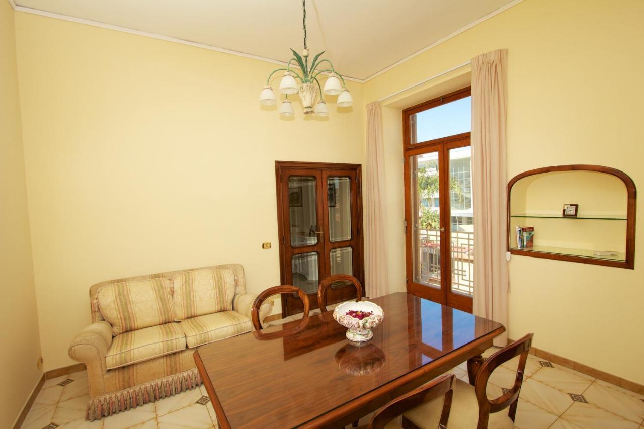 Sine Tempore Apartment Sorrento Bagian luar foto